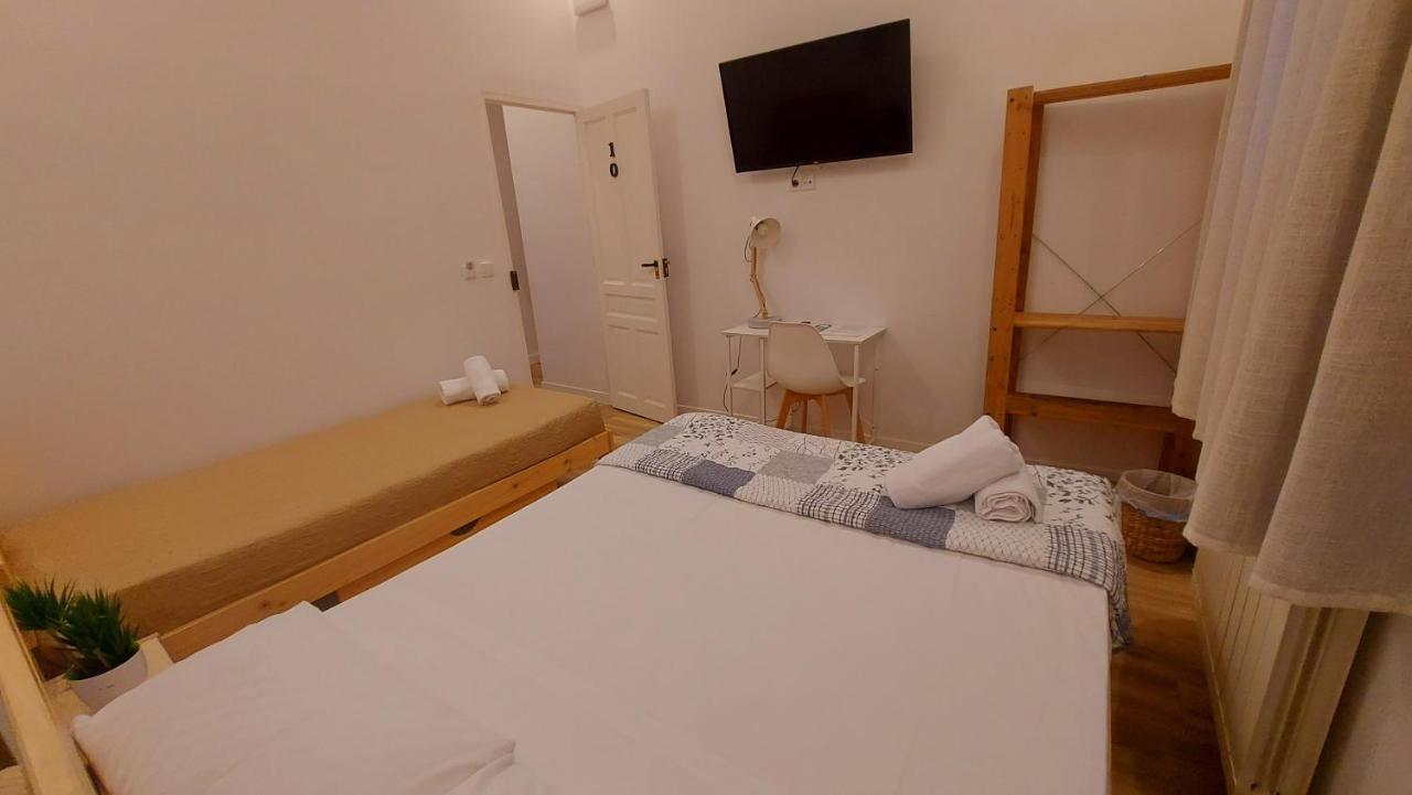 Hostal Andrea Sol มาดริด ภายนอก รูปภาพ