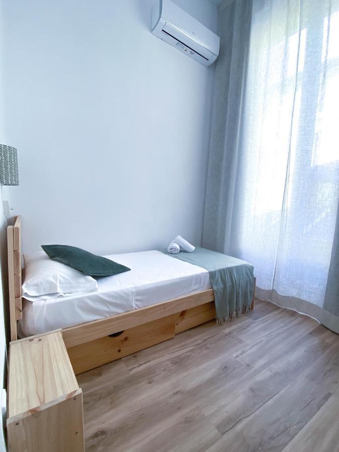 Hostal Andrea Sol มาดริด ภายนอก รูปภาพ