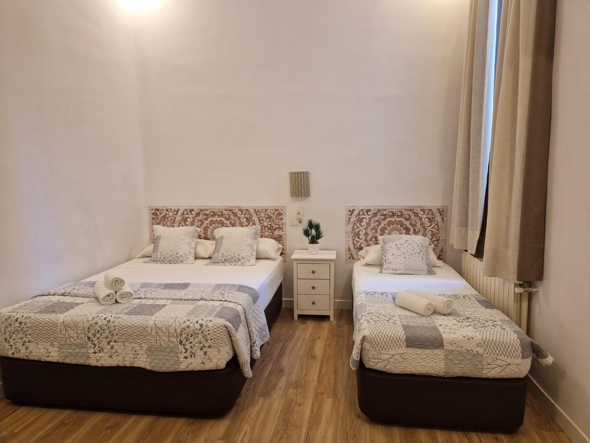 Hostal Andrea Sol มาดริด ภายนอก รูปภาพ
