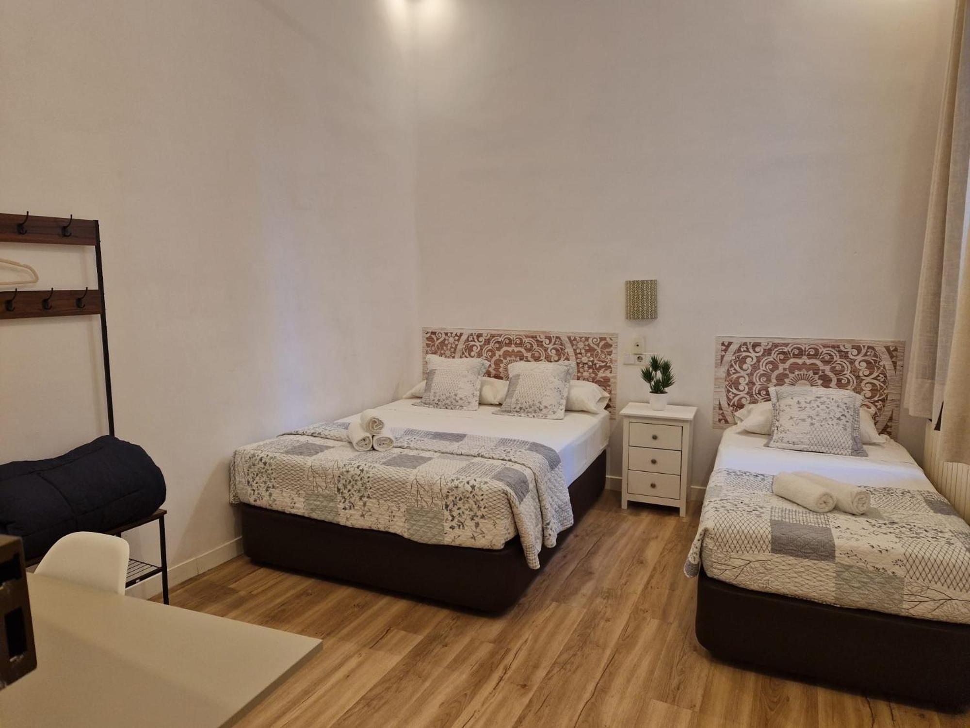 Hostal Andrea Sol มาดริด ภายนอก รูปภาพ