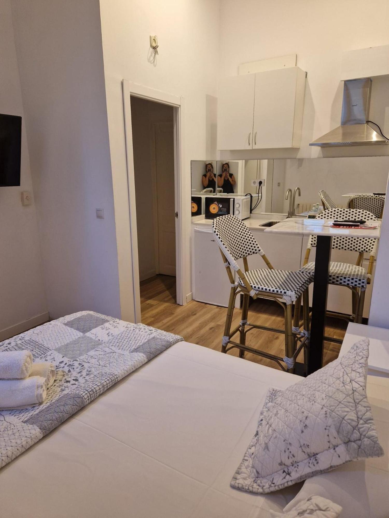 Hostal Andrea Sol มาดริด ภายนอก รูปภาพ